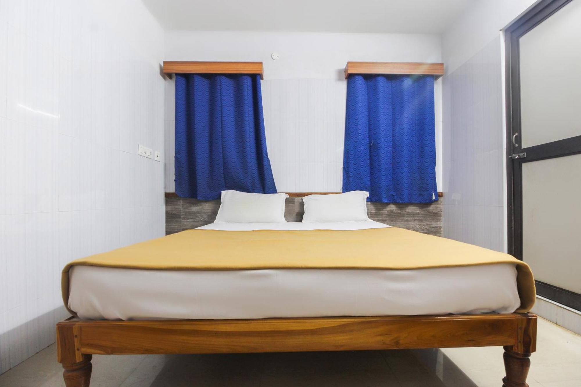 Hotel O Jks Deluxe Lodge Udaiyarpalaiyam Eksteriør billede