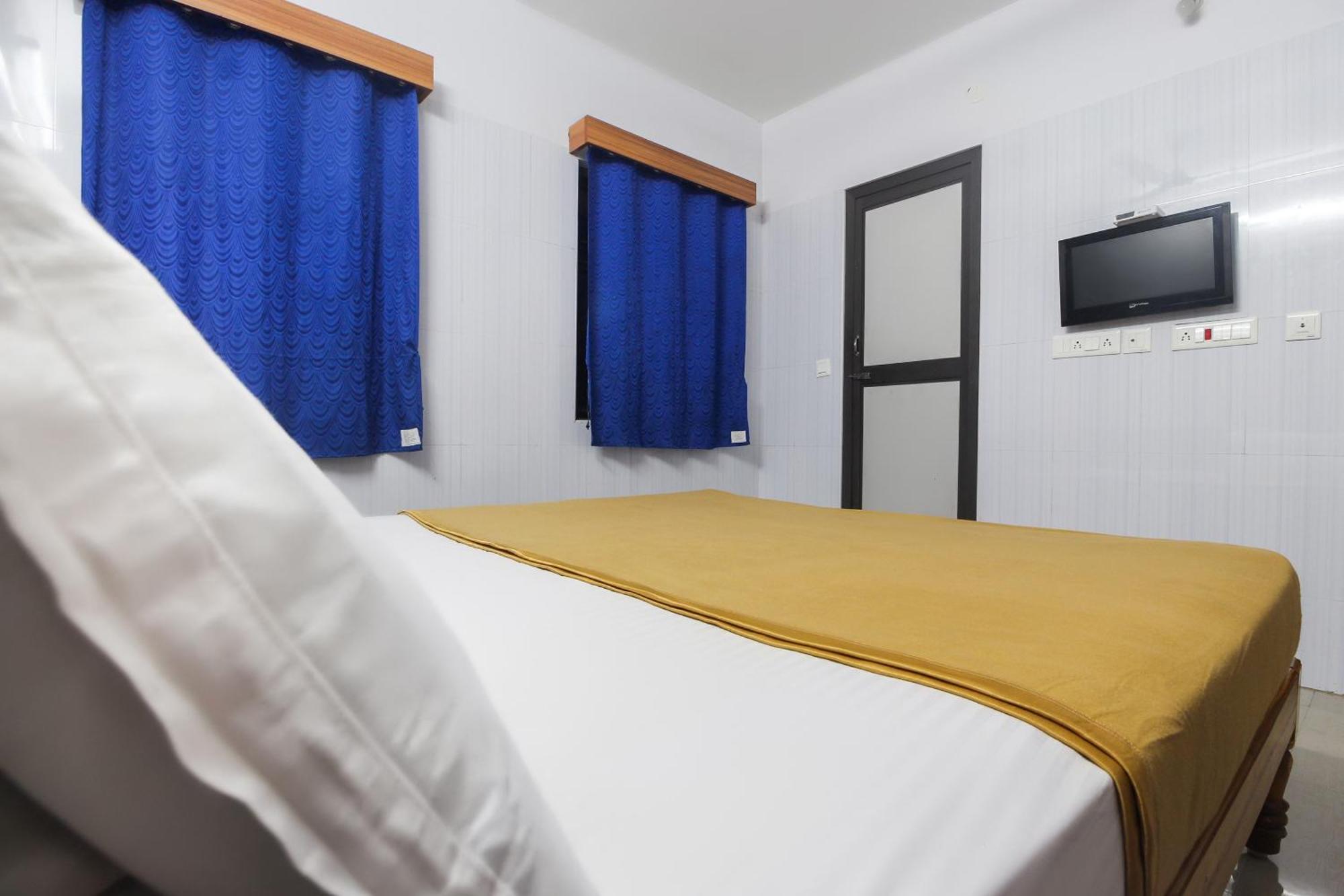 Hotel O Jks Deluxe Lodge Udaiyarpalaiyam Eksteriør billede