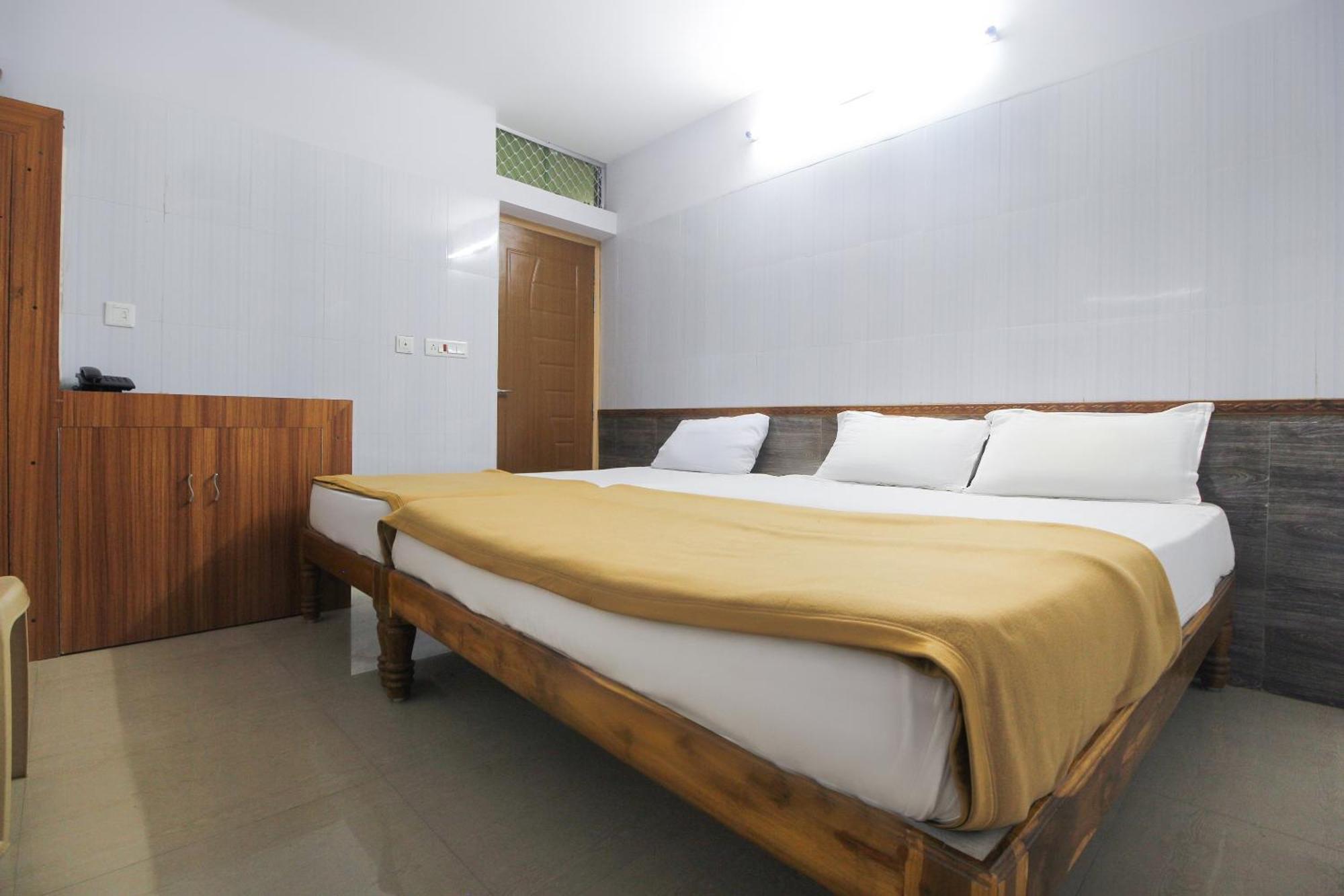 Hotel O Jks Deluxe Lodge Udaiyarpalaiyam Eksteriør billede